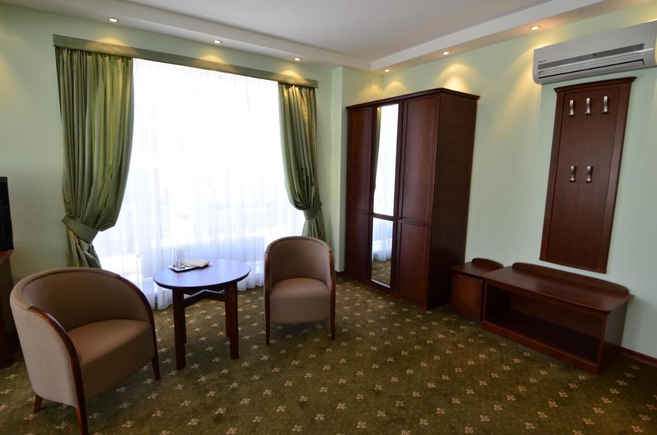 Platinum Hotel Chisinau Exterior photo