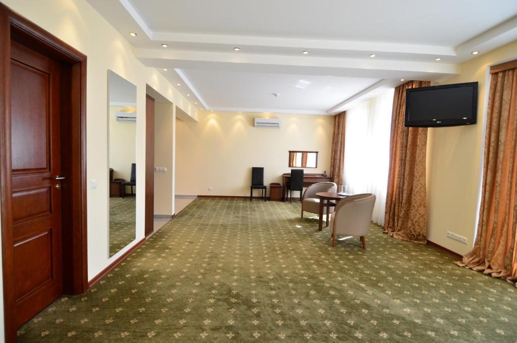 Platinum Hotel Chisinau Room photo